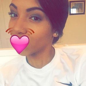 Meet your Posher, Simone