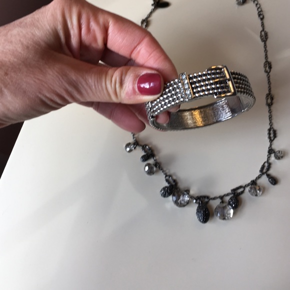 Jewelry - Picture 2 of 3