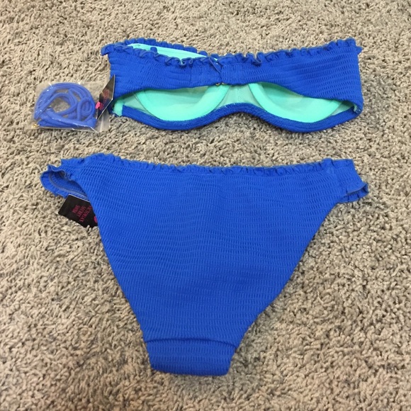 Victoria's Secret bathing suit - Picture 2 of 3