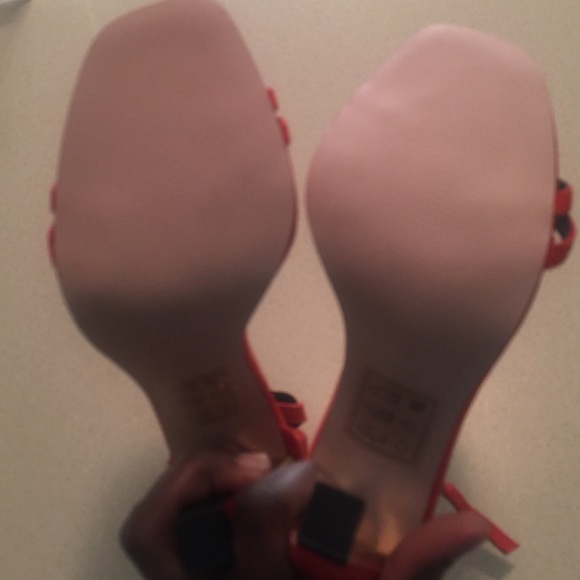 Red sandals - Picture 3 of 3