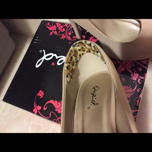 Nude pumps - Picture 3 of 3