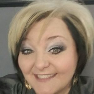 Meet your Posher, Debra