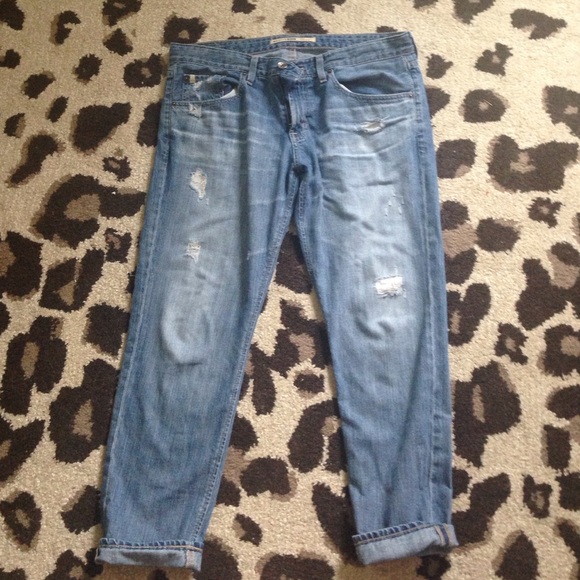 Big Star distressed boyfriend cut size 30