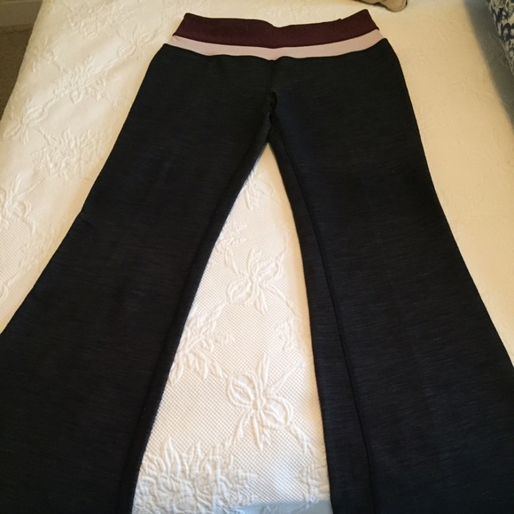 Lululemon size 4 flare fit pants