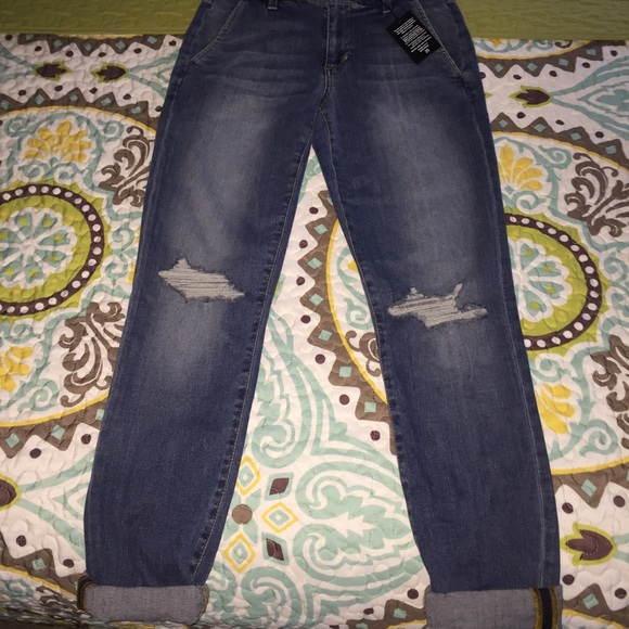 New Joe's distressed boyfriend jeans size 25