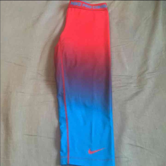 RARE Nike Pro Capri ombre