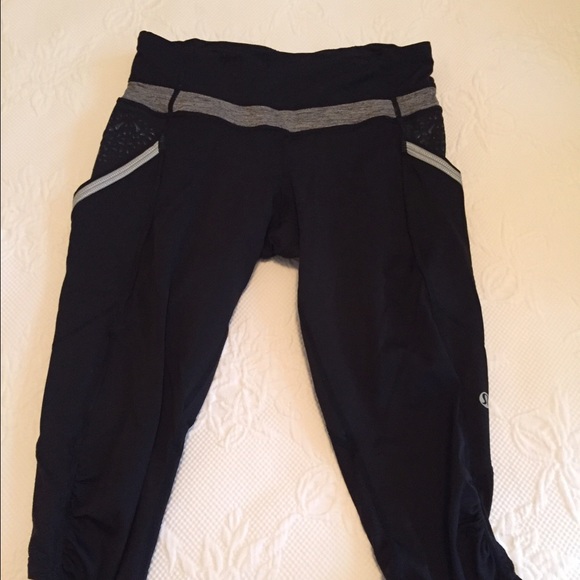 Lululemon cropped pants size 4