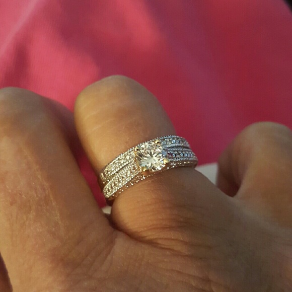 Gourgous qz wedding ring set