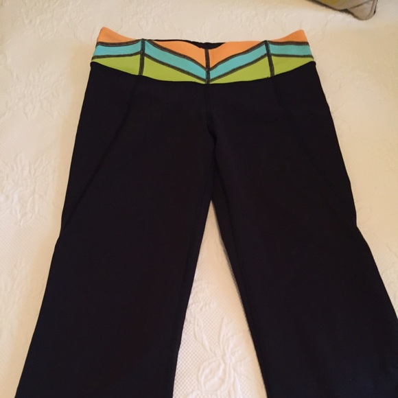 Lululemon size 4 Capri style yoga pants
