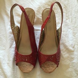🎈NEW LISTING🎈RED HEELS