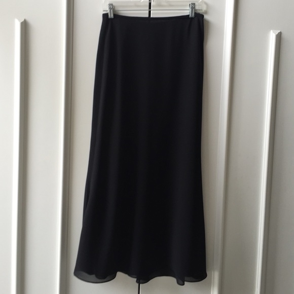 Long skirt and matching sleeveless top