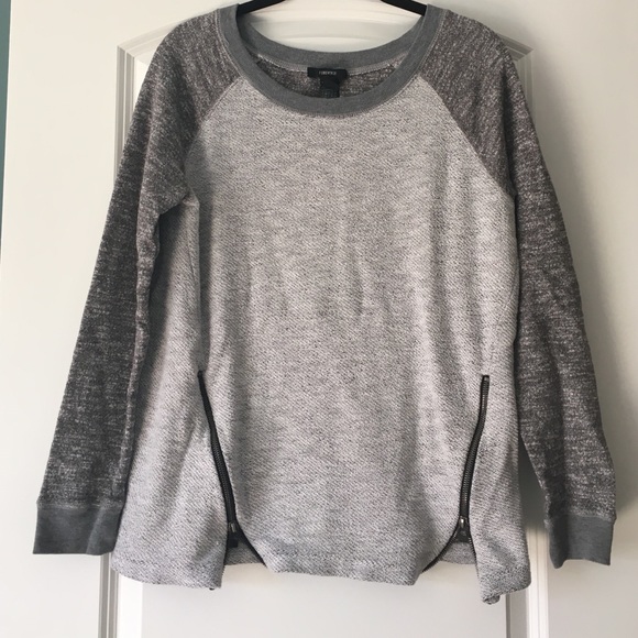 Forever 21 Sweaters - Forever 21 gray sweater