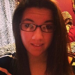 Meet your Posher, Danielle