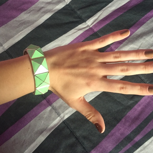 Mint greed geometric cuff