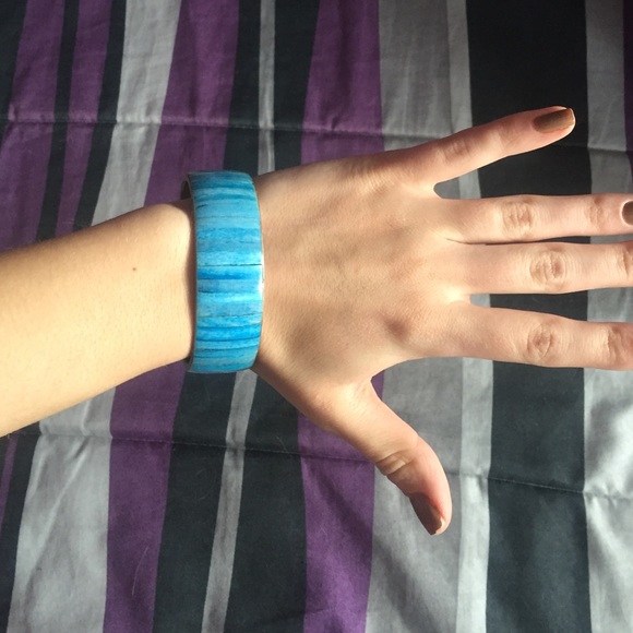 Large blue bangle