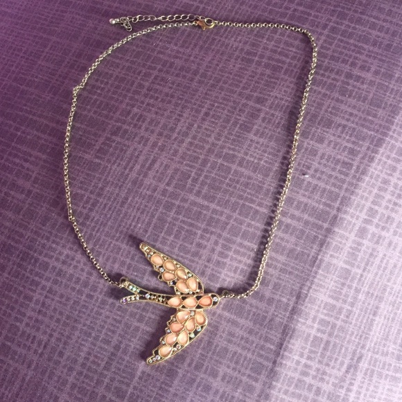 Short dove necklace