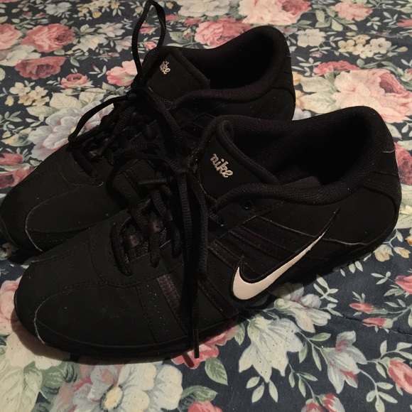 Nikes size9
