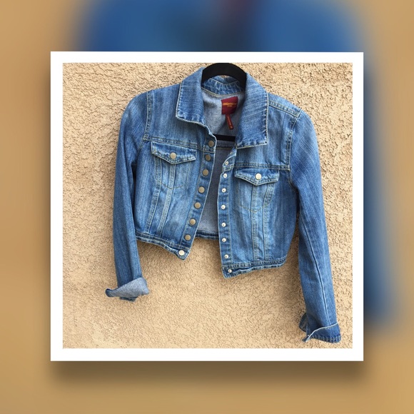 ✔️ SOLD in bundle! Denim Jean Jacket