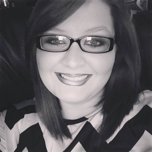 Meet your Posher, Holly