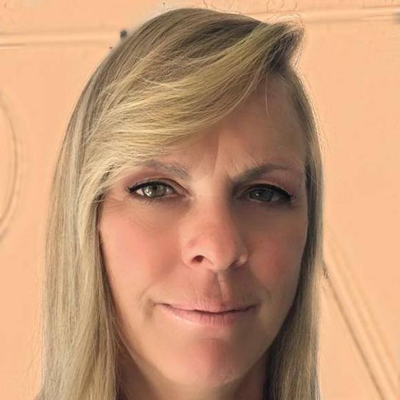 Meet your Posher, Debra - Picture 1 of 1