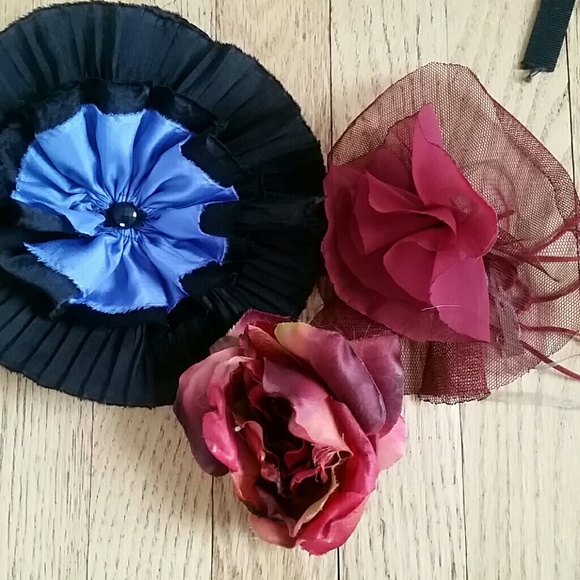 *Detachable boho flower pins