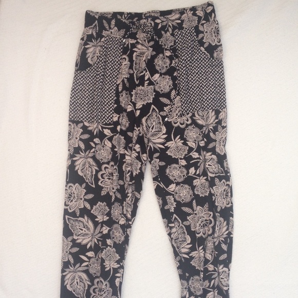 Black and creme pants with pockets