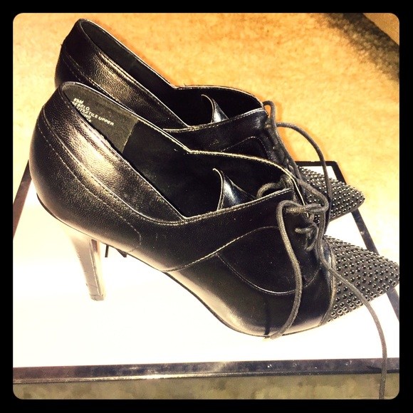 Nine West Black Laced Toe Studded Laced Up Shoes