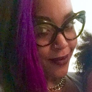 Meet your Posher, Pamela