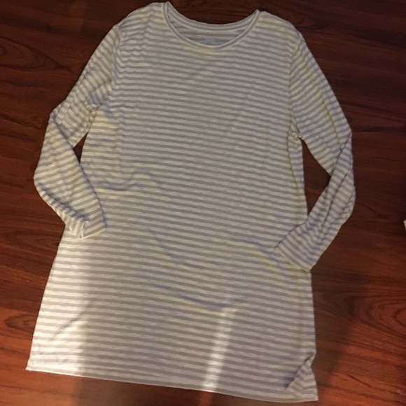 Old Navy Tunic • Large