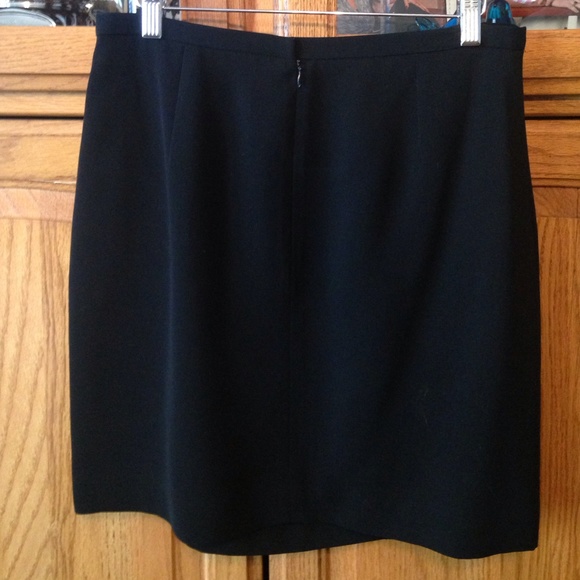 ☀️Black dress skirt! - Picture 2 of 4