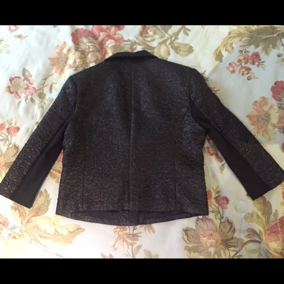 New BCBG Maxazria Black Blazer Size M - Picture 3 of 4