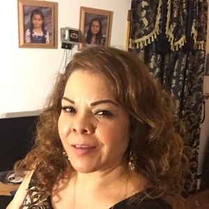 Meet your Posher, Monica