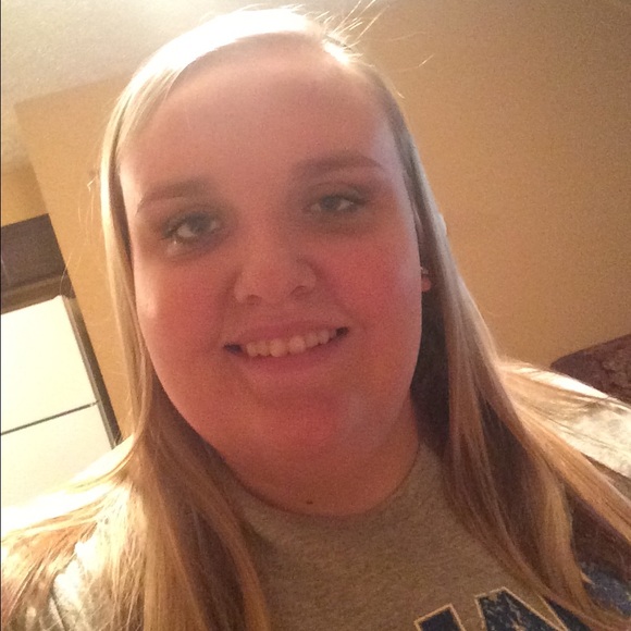 Meet your Posher, Bailee - Picture 1 of 1