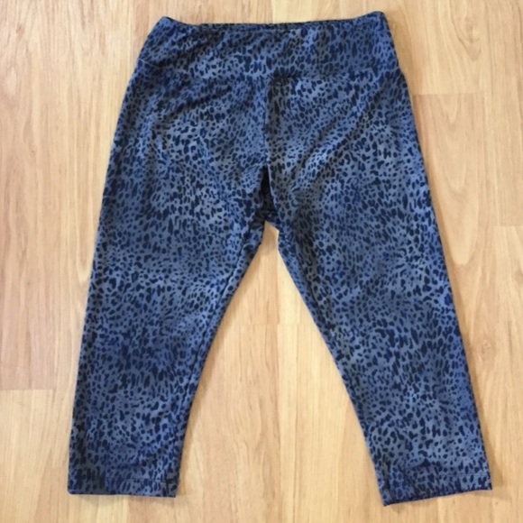 Leopard print Capri workout pants