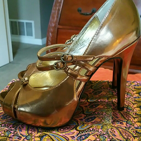 Hold Shoes - Picture 4 of 4