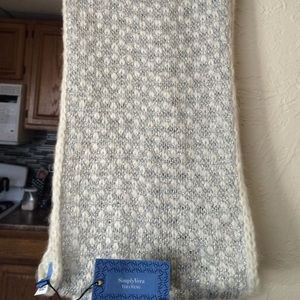 New with tags Simply Vera infinity scarf