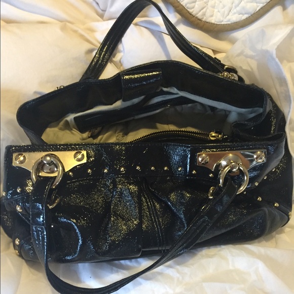 Black patent leather DKNY handbag. - Picture 2 of 4