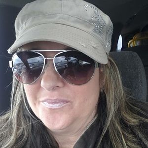 Meet your Posher, Debbie