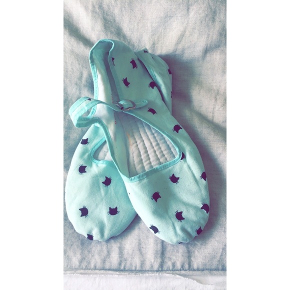 Urban Outfitters Kitten Flats NWOT