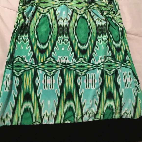 Trippy design tube top (green & black) - Picture 3 of 4