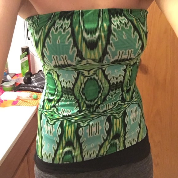 Trippy design tube top (green & black) - Picture 4 of 4