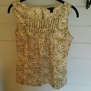 Banana Republic green and white top