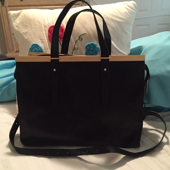 kate spade Handbags - Saturday Kate spade hang bag