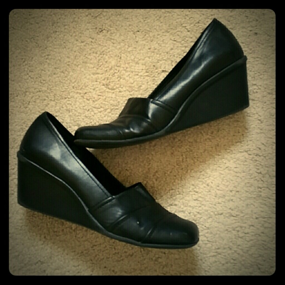 Mootsie Tootsie Black Wedge Shoes size8