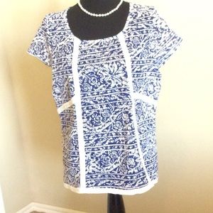 Short sleeve top with lace detail