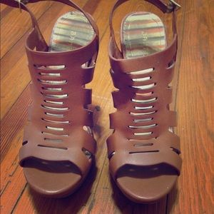 Brown wedges