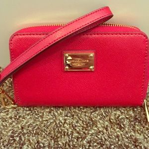 Michael Kors iPhone 4 wristlet