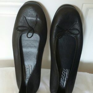 Beautiful flat shoes