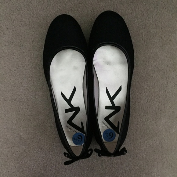 AK black flats