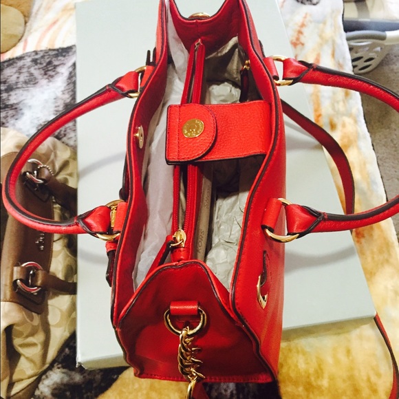 ❤💯Authentic Michael Kors Red Leather Tote❤️ - Picture 2 of 4